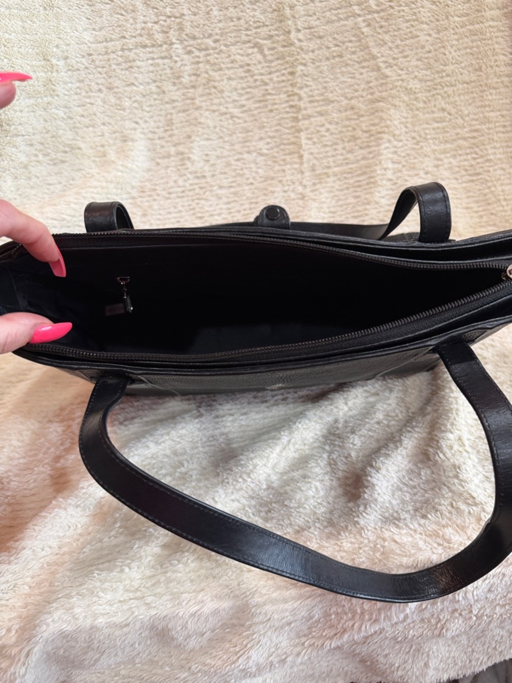 Black Stingray Leather Tote with Matching Wallet - Picture 5 of 14
